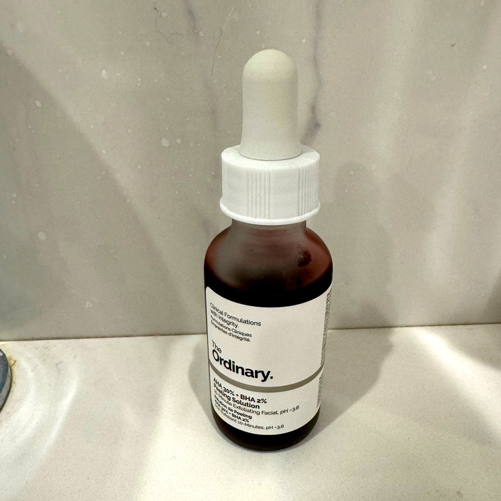 The Ordinary AHA 30% + BHA 2% Exfoliating
Peeling Solution